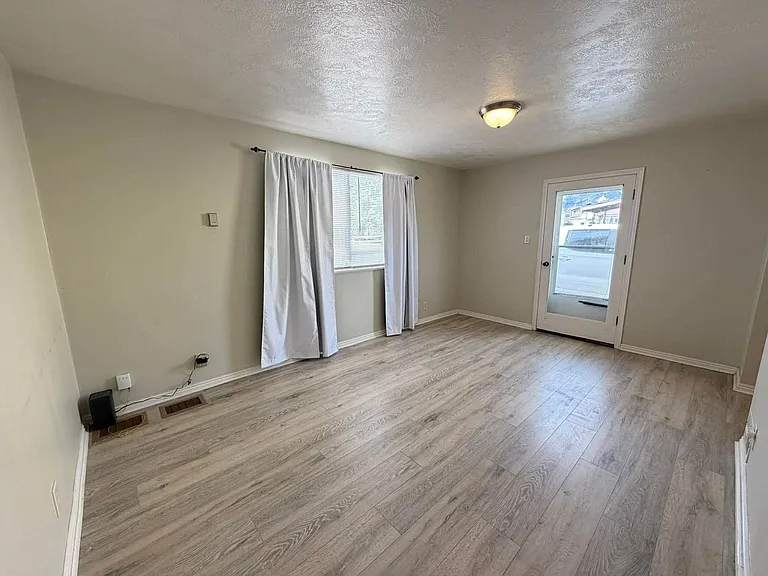 178 W Geneva Dr — Photo 10