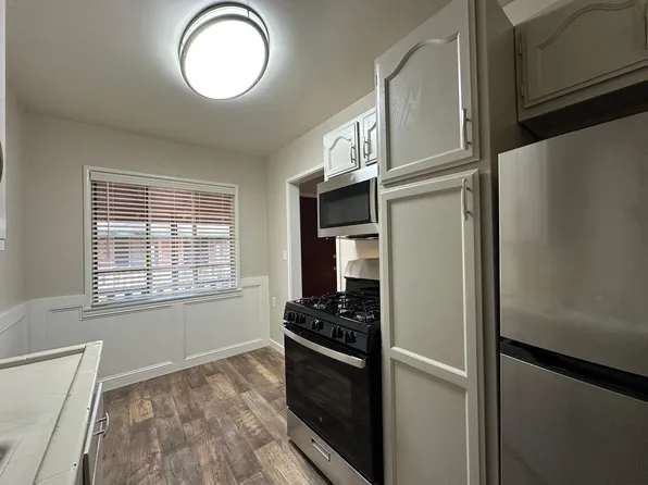 Braden Manor Apartments, 2323 H St #11B, Sacramento, CA 95816