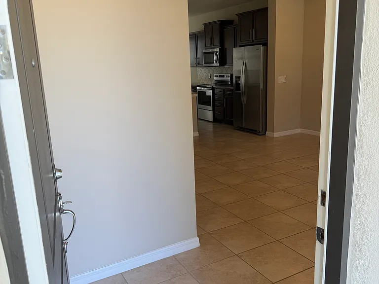 5044 Caspian St — Photo 2