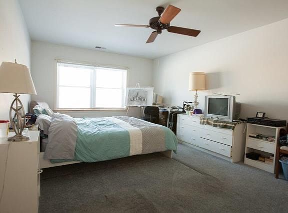 5th image of 5005 Enfield Ave APT 206