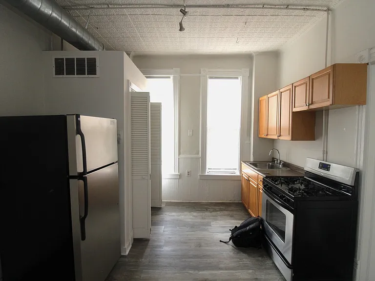 1362 N Bosworth Ave #3C — Photo 2