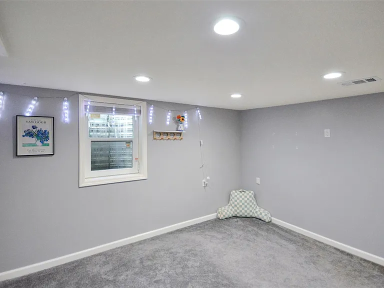 37653 Longacre Dr — Photo 30