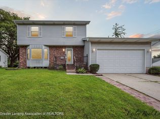 2516 Meadowlane Dr, Lansing, MI 48906