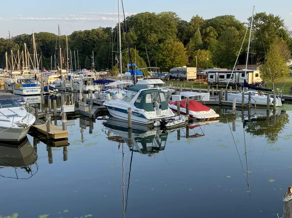 40 N Bailey Ave #39, South Haven, MI 49090