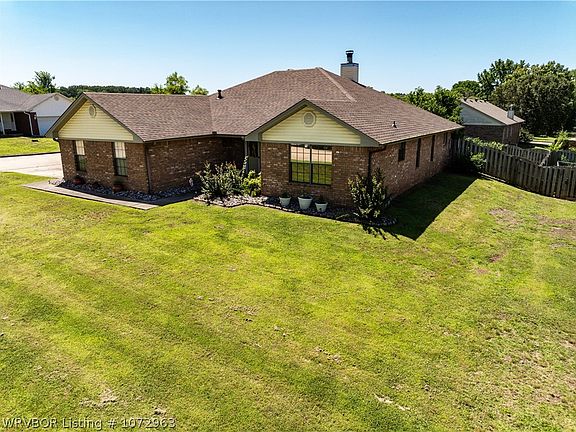 2nd image of 303 Crestview Dr