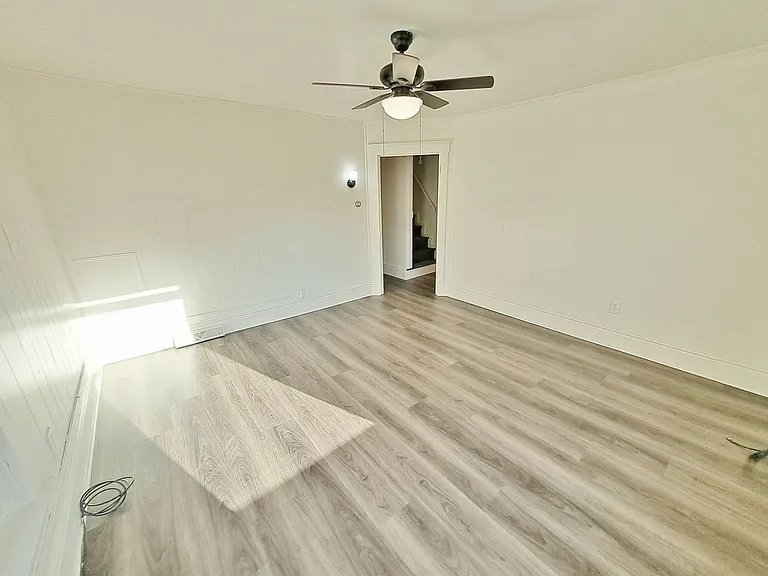 118 S Franklin St — Photo 6