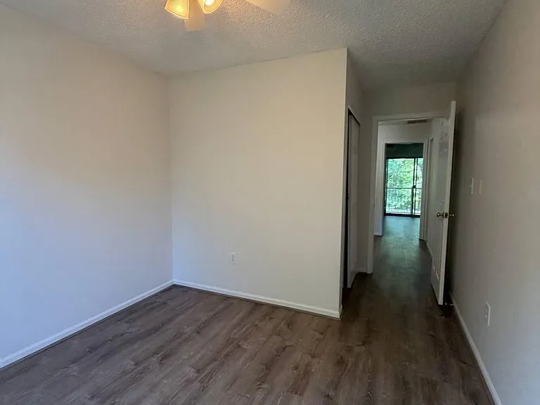 7 Stuart Dr #3 — Photo 24