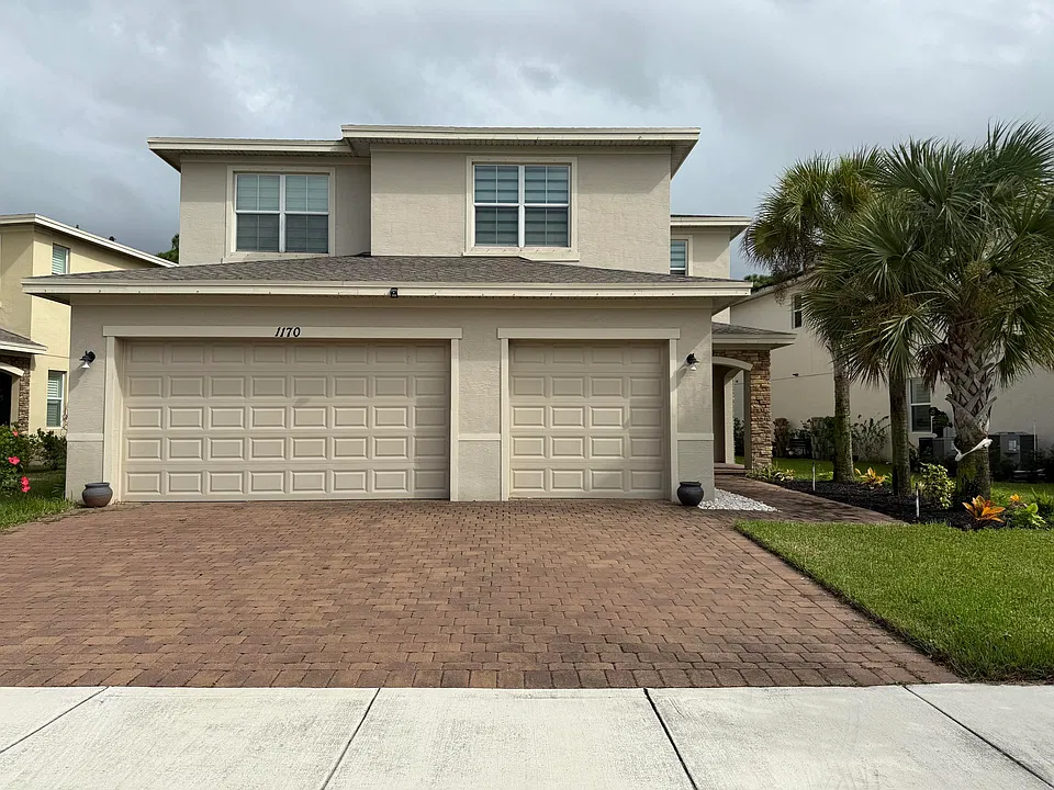 1170 NW Leonardo Cir