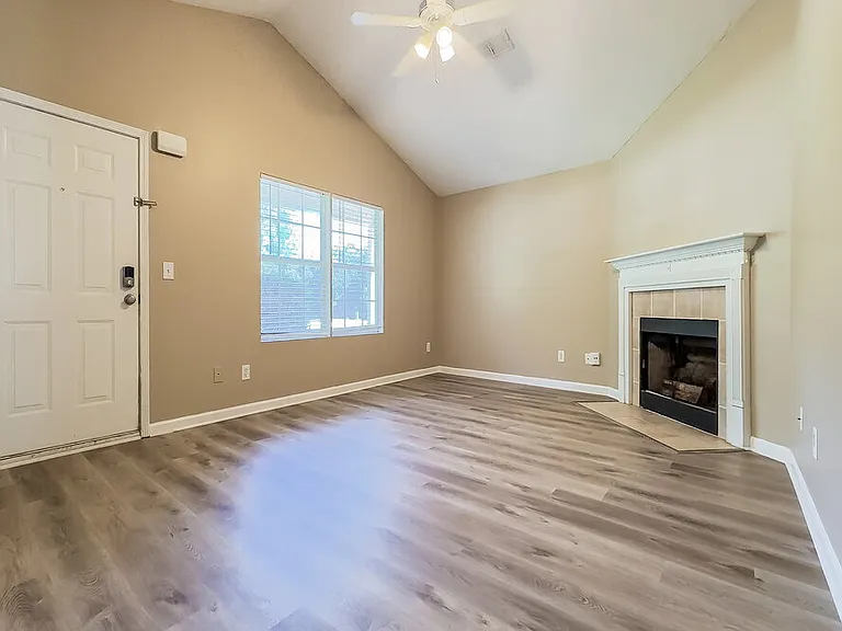 1116 Kramden Ct — Photo 3