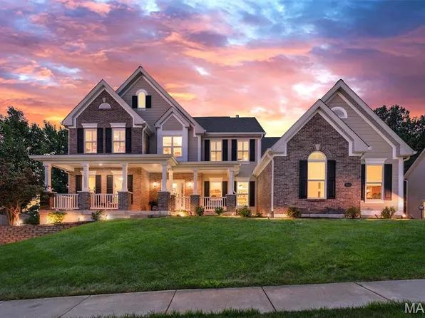 9217 Caddyshack Cir, Saint Louis, MO 63127