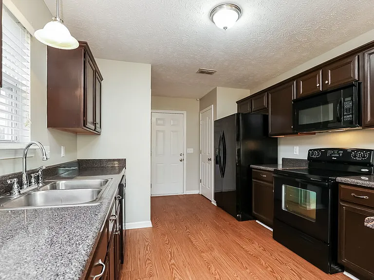 8864 Cressent Glen Ct — Photo 6