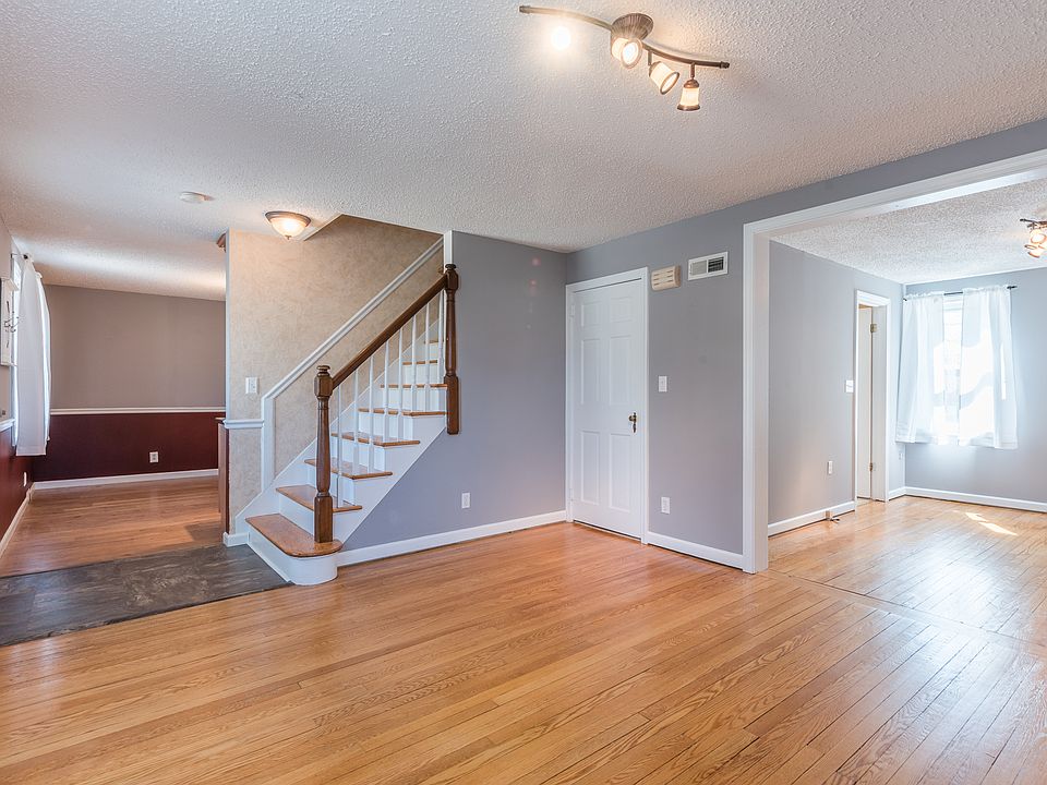 Nice open Living & Den area 