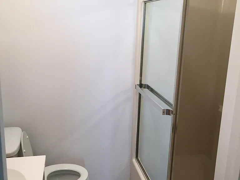 Master Bathroom (unfurnished)