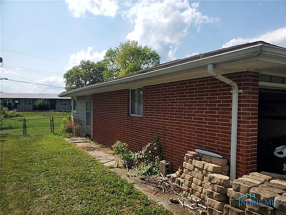 3rd image of 253 Beechwood Dr