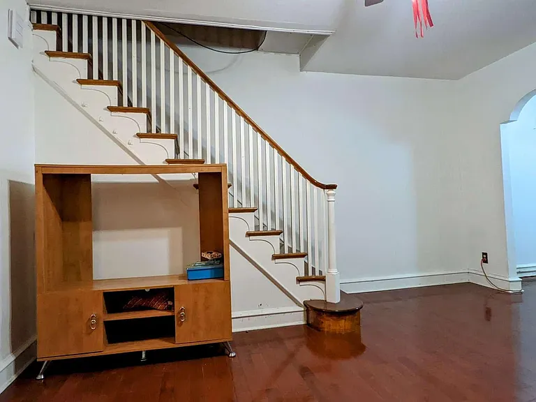 103 W Spencer St — Photo 10