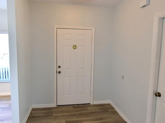 2nd image of 553 Hummingbird Ct