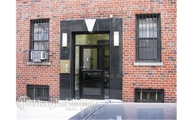 Rented by Douglas Elliman | media 15