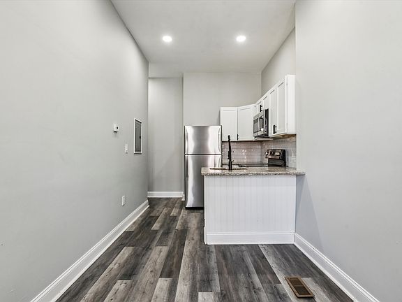 4th image of 2943 N Camac St #1