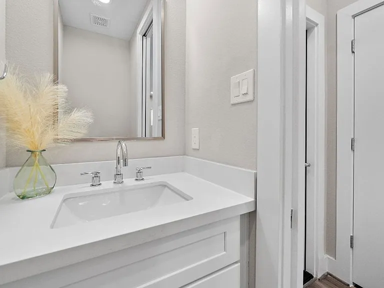 7522 Sandle St — Photo 17