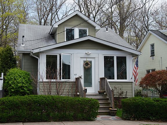 3rd image of 183 Willowdale Ave
