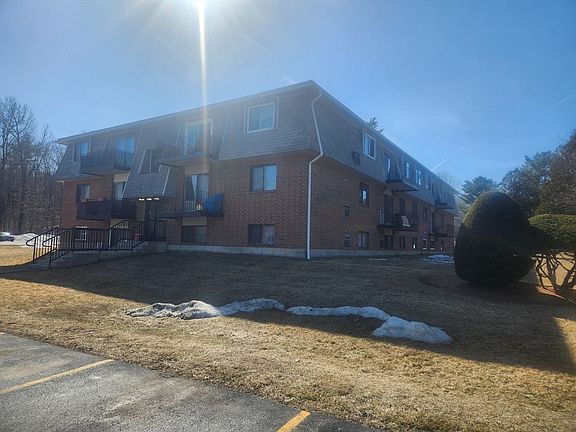 2nd image of 176 Maple Ave APT 6-26