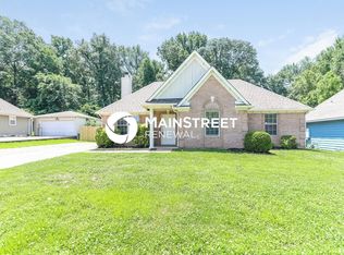 5301 Twin Valley Ln, Memphis, TN 38135
