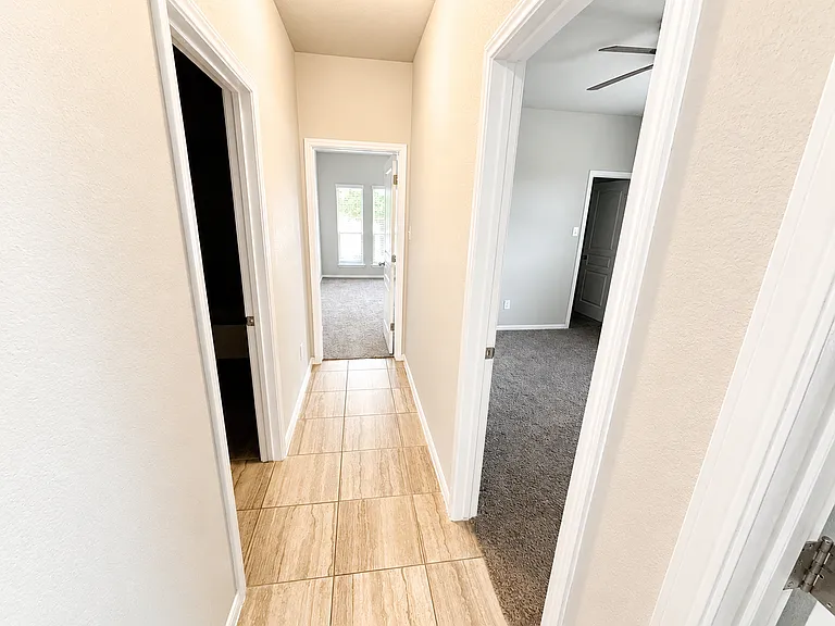 703 Dunford Dr — Photo 4