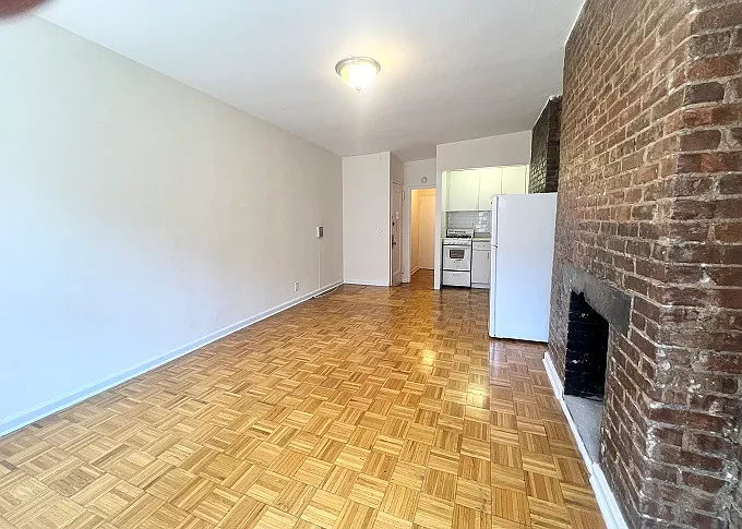 327 E 54th St #3A — Photo 7