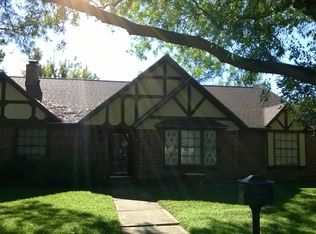 321 Mayfair Dr, Hurst, TX 76054