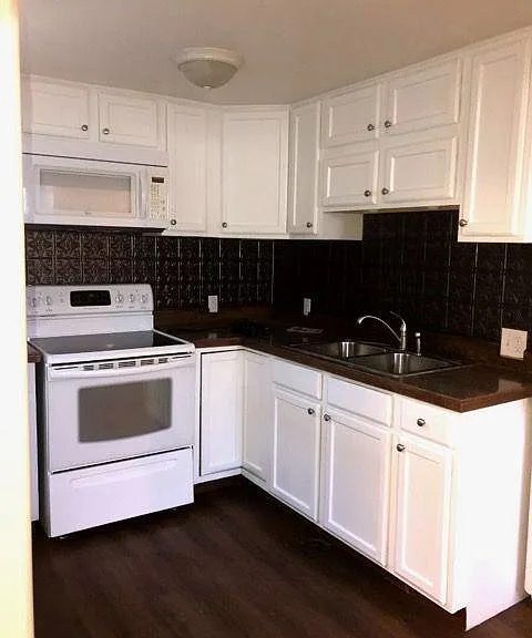 150 S 16th Pl #150 — Photo 1