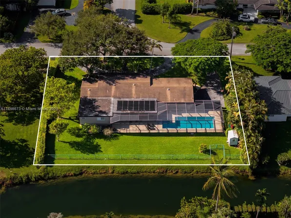 6951 SW 134th St, Pinecrest, FL 33156