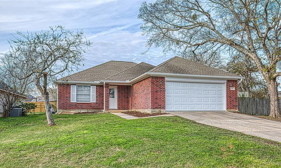 247 Fantasy Ln, Montgomery, TX 77356