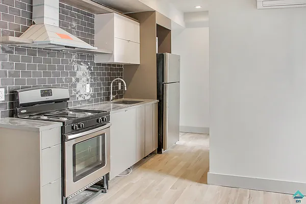 Rented by EXR | media 17