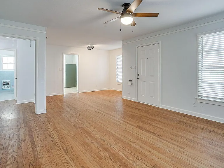 3557 Suffolk Dr — Photo 5