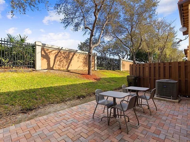 6959 Julia Gardens Dr #0 — Photo 37