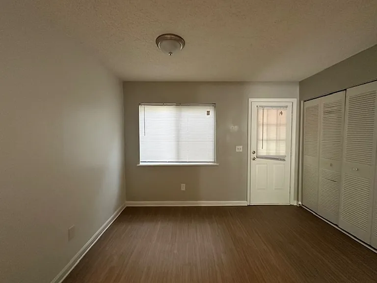 Oakview Townhomes — Photo 16