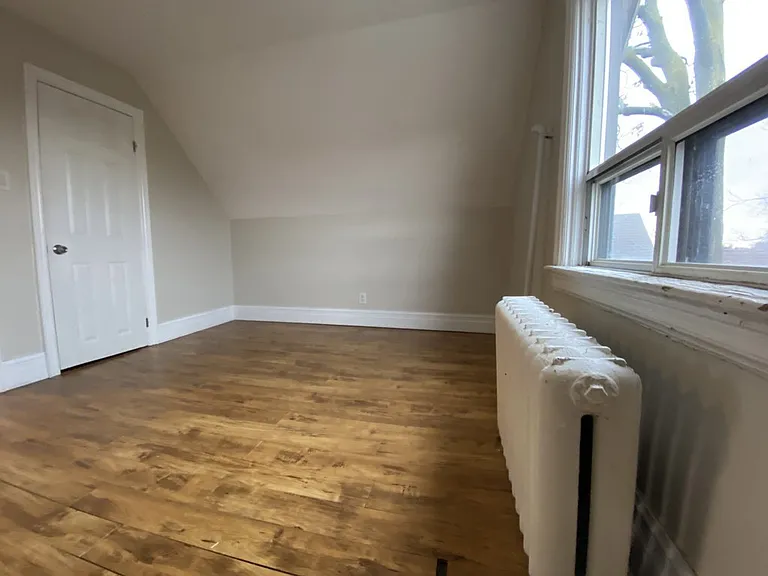 412 Dovercourt Rd #UPPER — Photo 21