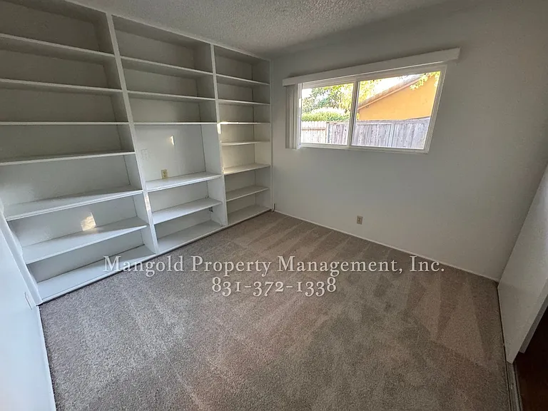 22490 Ferdinand Dr — Photo 16