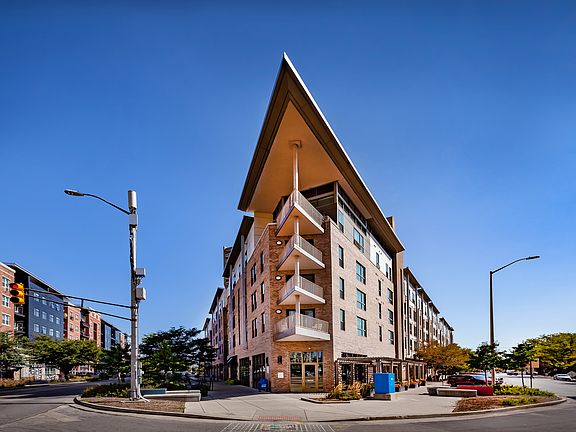 4th image of 525 Massachusetts Ave #204