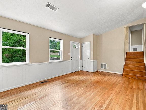 5th image of 3448 Forest Knoll Dr