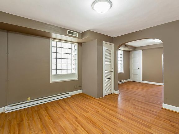 3rd image of 824 12th St NW #A