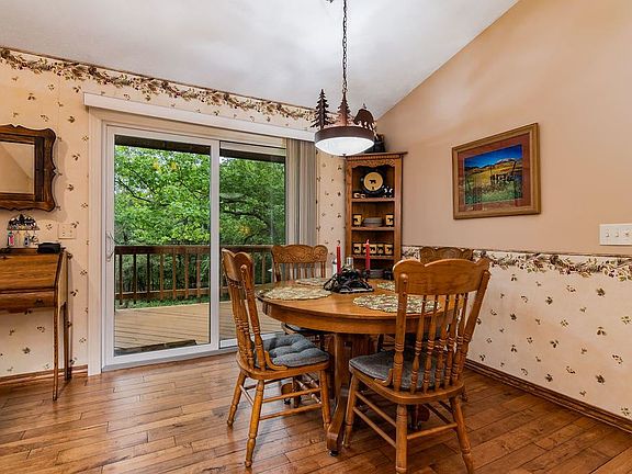 4th image of 411 Deer Park Cir