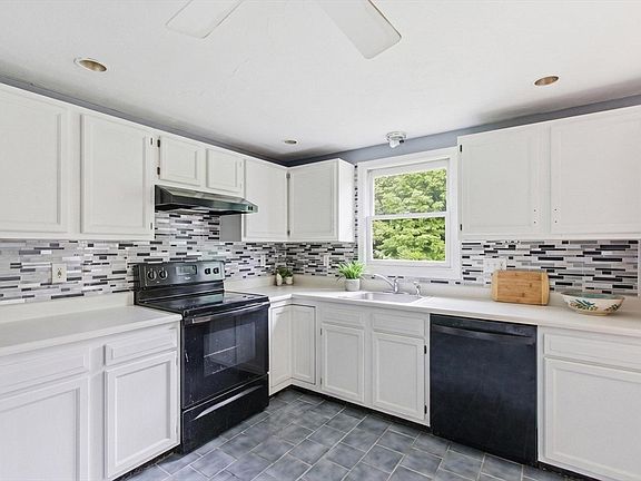 4th image of 31 Myricks St