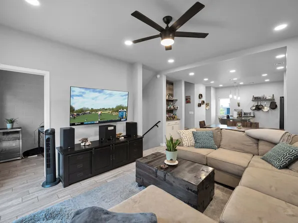 2727 E Thomas Rd Unit 11, Phoenix, AZ 85016