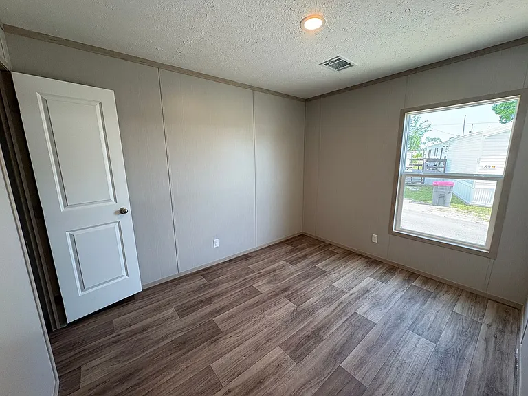 1128 S Gay Ave — Photo 65