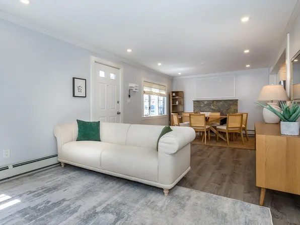 39 Birchcroft Rd, Canton, MA 02021