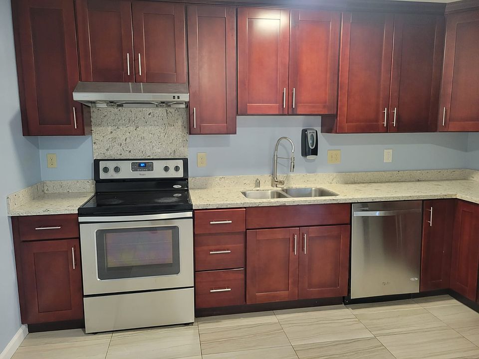1st image of 516 Granger Ter APT 3
