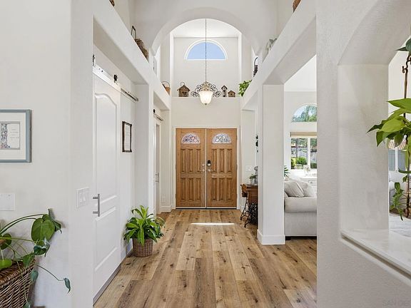 3rd image of 8850 Summerhill Point