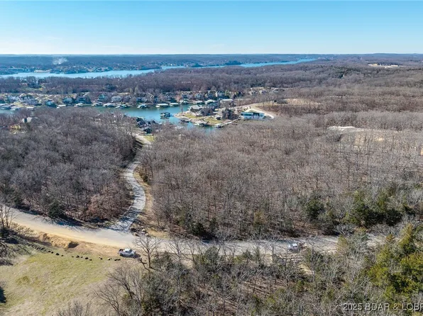 401 E Lake Pkwy, Gravois Mills, MO 65037