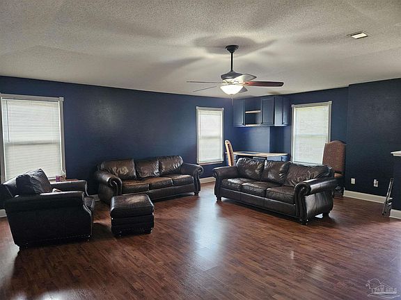 5th image of 2436 Gulf Breeze Ave